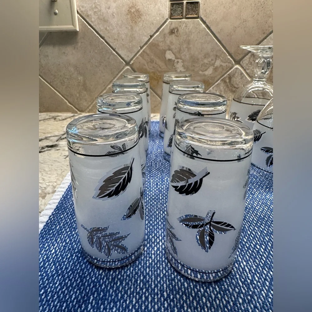 EVC Libbey MCM Silver Leaf 22-glass Lot; 10 Goblets and 12 Juice Glasses - Picture 13 of 13